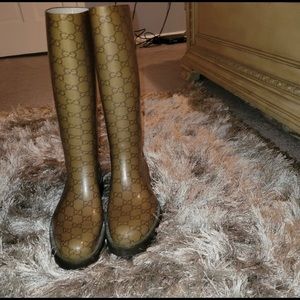 Authentic Gucci rain boots